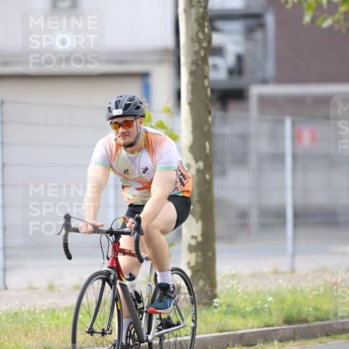 10.08.2025 - GEWOBA Citytriathlon Bremen Yannick Fuchs http://msf.ph/oto/8548551 10.08.2025 13:15:41 Radfahren 636, 749, 758, 843, 940, 1025 meine-sportfotos.de