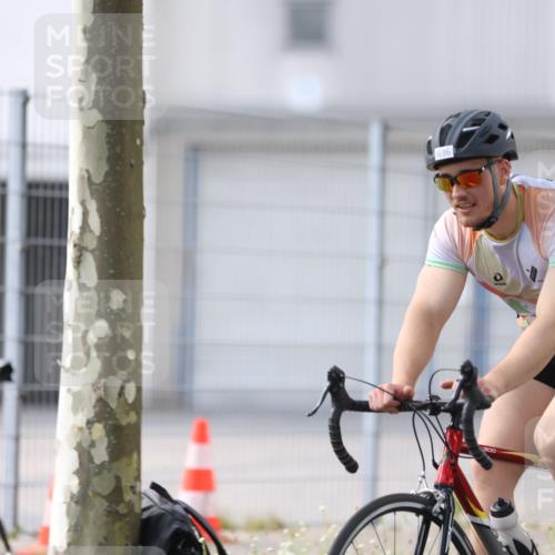 10.08.2025 - GEWOBA Citytriathlon Bremen Yannick Fuchs http://msf.ph/oto/8548554 10.08.2025 13:15:41 Radfahren 636, 749, 758, 843, 940, 1025 meine-sportfotos.de