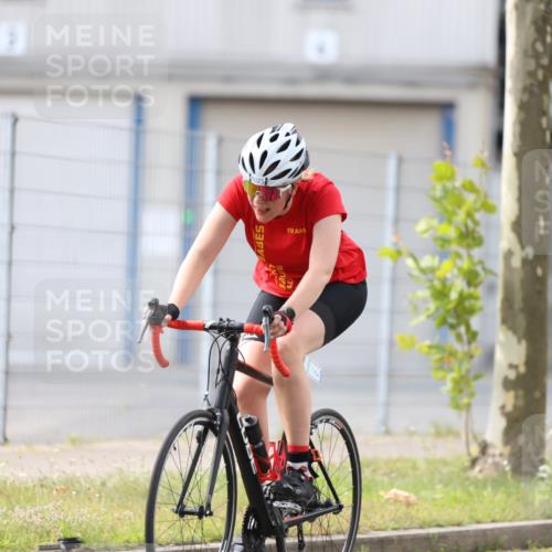 10.08.2025 - GEWOBA Citytriathlon Bremen Yannick Fuchs http://msf.ph/oto/8548559 10.08.2025 13:15:42 Radfahren 636, 843, 940, 1025 meine-sportfotos.de
