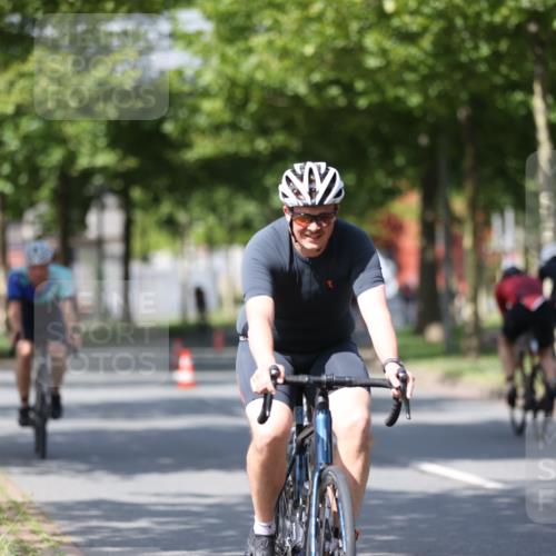 10.08.2025 - GEWOBA Citytriathlon Bremen Yannick Fuchs http://msf.ph/oto/8548561 10.08.2025 12:14:28 Radfahren 630, 632, 655, 681, 708, 735, 738, 793, 801, 806, 838, 888 meine-sportfotos.de