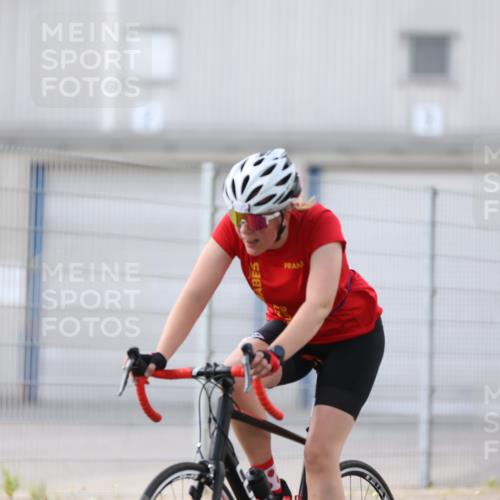 10.08.2025 - GEWOBA Citytriathlon Bremen Yannick Fuchs http://msf.ph/oto/8548563 10.08.2025 13:15:43 Radfahren 636, 843, 1025 meine-sportfotos.de