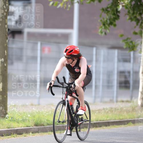 10.08.2025 - GEWOBA Citytriathlon Bremen Yannick Fuchs http://msf.ph/oto/8548569 10.08.2025 13:15:44 Radfahren 636, 843, 900, 1025 meine-sportfotos.de