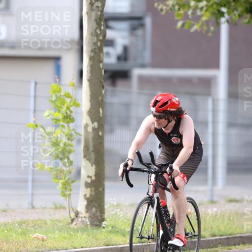 10.08.2025 - GEWOBA Citytriathlon Bremen Yannick Fuchs http://msf.ph/oto/8548570 10.08.2025 13:15:44 Radfahren 636, 843, 900, 1025 meine-sportfotos.de