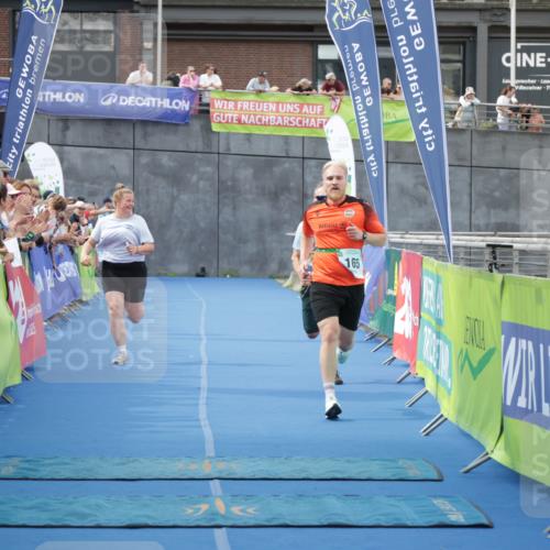 10.08.2025 - GEWOBA Citytriathlon Bremen H.Heesch http://msf.ph/oto/8548576 10.08.2025 11:34:46 Ziel 165 meine-sportfotos.de