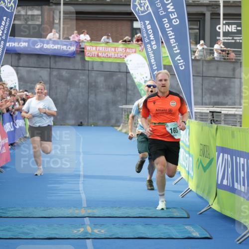 10.08.2025 - GEWOBA Citytriathlon Bremen H.Heesch http://msf.ph/oto/8548585 10.08.2025 11:34:47 Ziel 165 meine-sportfotos.de