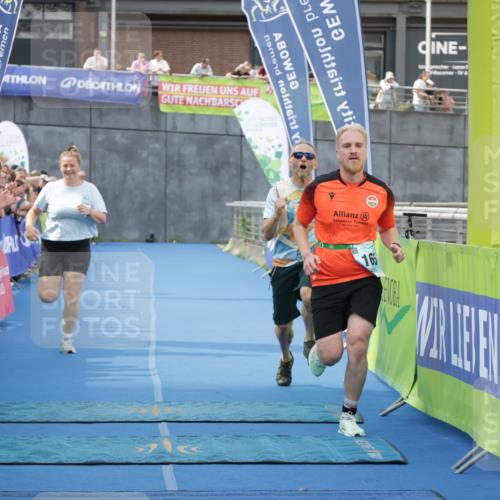 10.08.2025 - GEWOBA Citytriathlon Bremen H.Heesch http://msf.ph/oto/8548589 10.08.2025 11:34:47 Ziel 165 meine-sportfotos.de