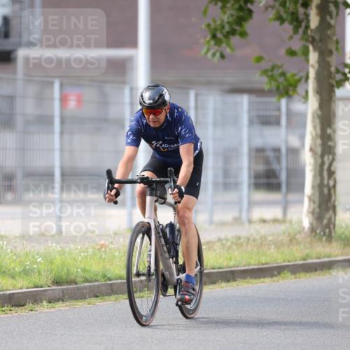10.08.2025 - GEWOBA Citytriathlon Bremen Yannick Fuchs http://msf.ph/oto/8548594 10.08.2025 13:15:57 Radfahren 900 meine-sportfotos.de