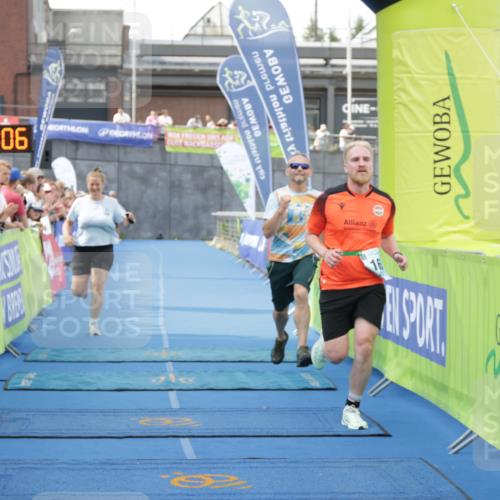 10.08.2025 - GEWOBA Citytriathlon Bremen H.Heesch http://msf.ph/oto/8548595 10.08.2025 11:34:48 Ziel 165 meine-sportfotos.de