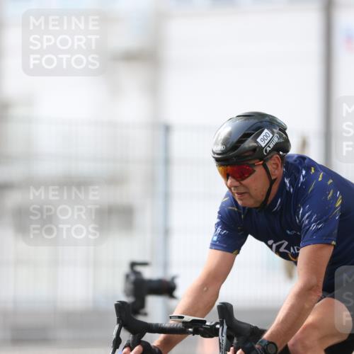 10.08.2025 - GEWOBA Citytriathlon Bremen Yannick Fuchs http://msf.ph/oto/8548606 10.08.2025 13:15:58 Radfahren 900 meine-sportfotos.de