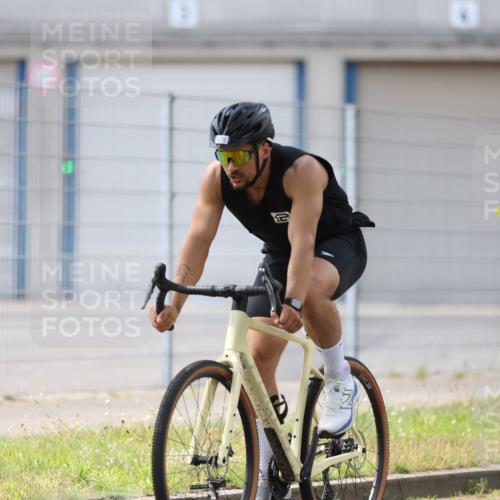 10.08.2025 - GEWOBA Citytriathlon Bremen Yannick Fuchs http://msf.ph/oto/8548614 10.08.2025 13:16:16 Radfahren 591, 632, 892 meine-sportfotos.de