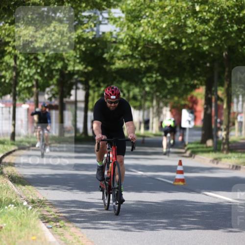10.08.2025 - GEWOBA Citytriathlon Bremen Yannick Fuchs http://msf.ph/oto/8548615 10.08.2025 12:14:38 Radfahren 632, 681, 708, 735, 736, 738, 806, 838, 888 meine-sportfotos.de