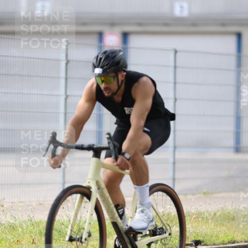 10.08.2025 - GEWOBA Citytriathlon Bremen Yannick Fuchs http://msf.ph/oto/8548616 10.08.2025 13:16:16 Radfahren 591, 632, 892 meine-sportfotos.de