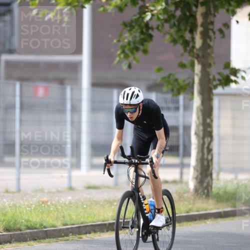 10.08.2025 - GEWOBA Citytriathlon Bremen Yannick Fuchs http://msf.ph/oto/8548625 10.08.2025 13:16:17 Radfahren 591, 632, 892 meine-sportfotos.de