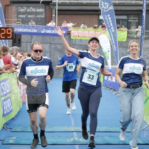 10.08.2025 - GEWOBA Citytriathlon Bremen H.Heesch http://msf.ph/oto/8548639 10.08.2025 11:35:11 Ziel 33, 69 meine-sportfotos.de