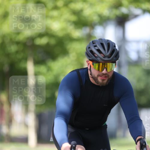 10.08.2025 - GEWOBA Citytriathlon Bremen Yannick Fuchs http://msf.ph/oto/8548640 10.08.2025 12:14:43 Radfahren 632, 635, 657, 736, 738, 806, 838, 857, 895, 897 meine-sportfotos.de