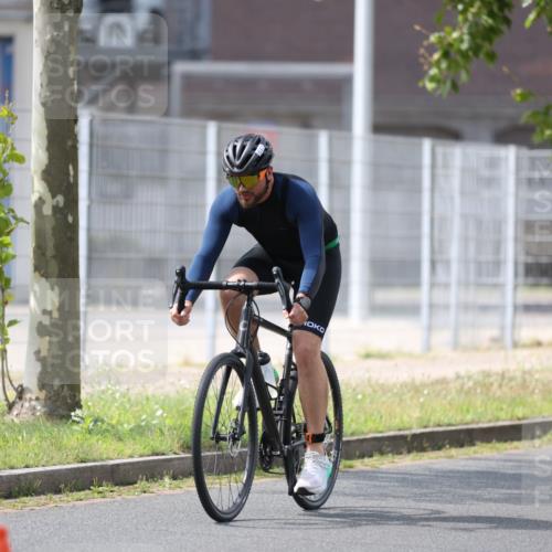 10.08.2025 - GEWOBA Citytriathlon Bremen Yannick Fuchs http://msf.ph/oto/8548641 10.08.2025 13:16:21 Radfahren 591, 632, 892 meine-sportfotos.de