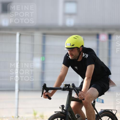 10.08.2025 - GEWOBA Citytriathlon Bremen Yannick Fuchs http://msf.ph/oto/8548655 10.08.2025 13:16:23 Radfahren 591, 632, 813, 869, 892 meine-sportfotos.de