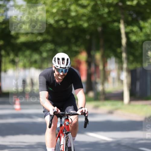 10.08.2025 - GEWOBA Citytriathlon Bremen Yannick Fuchs http://msf.ph/oto/8548659 10.08.2025 12:14:47 Radfahren 551, 627, 632, 635, 657, 736, 806, 826, 838, 857, 895, 897, 1020 meine-sportfotos.de
