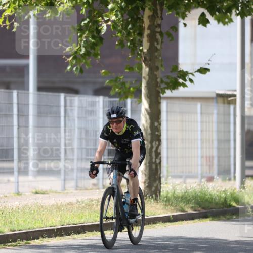 10.08.2025 - GEWOBA Citytriathlon Bremen Yannick Fuchs http://msf.ph/oto/8548672 10.08.2025 13:16:26 Radfahren 591, 632, 813, 869, 892 meine-sportfotos.de