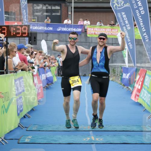 10.08.2025 - GEWOBA Citytriathlon Bremen H.Heesch http://msf.ph/oto/8548674 10.08.2025 11:35:21 Ziel 379, 384 meine-sportfotos.de