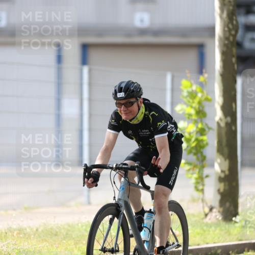 10.08.2025 - GEWOBA Citytriathlon Bremen Yannick Fuchs http://msf.ph/oto/8548676 10.08.2025 13:16:27 Radfahren 591, 632, 813, 869, 892 meine-sportfotos.de