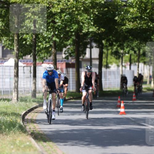 10.08.2025 - GEWOBA Citytriathlon Bremen Yannick Fuchs http://msf.ph/oto/8548679 10.08.2025 12:14:49 Radfahren 551, 627, 632, 635, 657, 736, 806, 826, 838, 857, 895, 897, 1020 meine-sportfotos.de