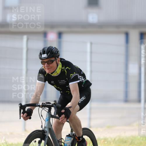 10.08.2025 - GEWOBA Citytriathlon Bremen Yannick Fuchs http://msf.ph/oto/8548680 10.08.2025 13:16:27 Radfahren 591, 632, 813, 869, 892 meine-sportfotos.de