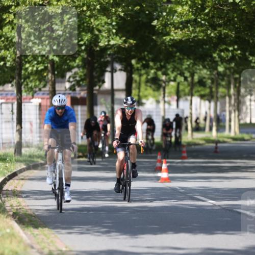 10.08.2025 - GEWOBA Citytriathlon Bremen Yannick Fuchs http://msf.ph/oto/8548683 10.08.2025 12:14:50 Radfahren 551, 627, 632, 635, 657, 736, 826, 838, 857, 895, 897, 1020 meine-sportfotos.de