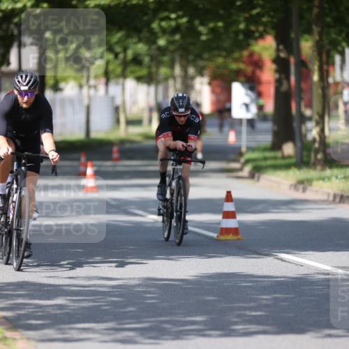 10.08.2025 - GEWOBA Citytriathlon Bremen Yannick Fuchs http://msf.ph/oto/8548711 10.08.2025 12:14:54 Radfahren 551, 627, 635, 657, 736, 826, 857, 895, 897, 1020 meine-sportfotos.de
