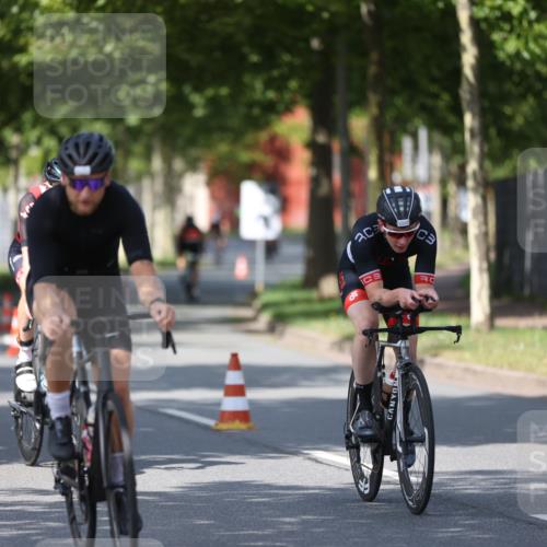 10.08.2025 - GEWOBA Citytriathlon Bremen Yannick Fuchs http://msf.ph/oto/8548715 10.08.2025 12:14:55 Radfahren 551, 627, 635, 657, 736, 826, 857, 895, 897, 959, 1020 meine-sportfotos.de