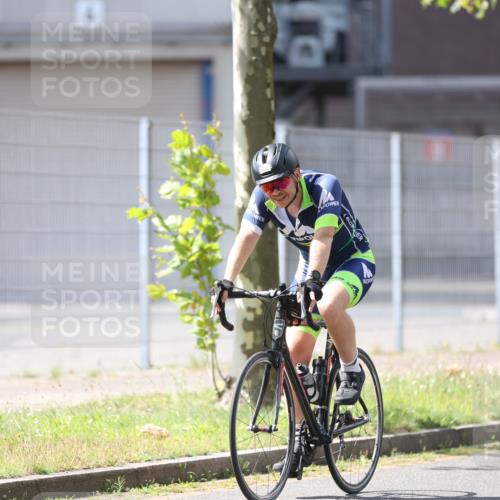 10.08.2025 - GEWOBA Citytriathlon Bremen Yannick Fuchs http://msf.ph/oto/8548717 10.08.2025 13:17:02 Radfahren 602, 720, 802, 870, 921 meine-sportfotos.de