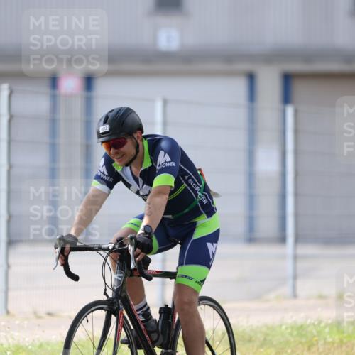10.08.2025 - GEWOBA Citytriathlon Bremen Yannick Fuchs http://msf.ph/oto/8548723 10.08.2025 13:17:03 Radfahren 602, 720, 802, 870, 921 meine-sportfotos.de
