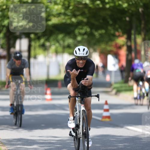 10.08.2025 - GEWOBA Citytriathlon Bremen Yannick Fuchs http://msf.ph/oto/8548727 10.08.2025 12:14:58 Radfahren 551, 627, 635, 657, 736, 753, 826, 857, 895, 897, 959, 1011, 1020 meine-sportfotos.de