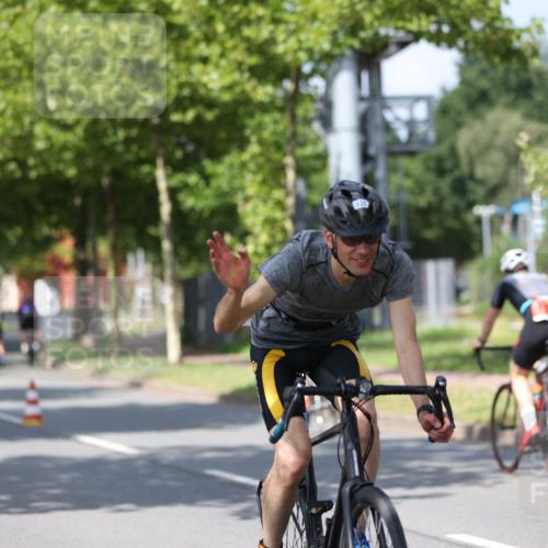 10.08.2025 - GEWOBA Citytriathlon Bremen Yannick Fuchs http://msf.ph/oto/8548744 10.08.2025 12:15:00 Radfahren 551, 564, 627, 635, 657, 753, 826, 852, 857, 895, 897, 959, 1011, 1020 meine-sportfotos.de