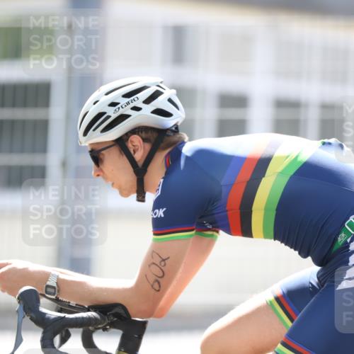 10.08.2025 - GEWOBA Citytriathlon Bremen Yannick Fuchs http://msf.ph/oto/8548746 10.08.2025 13:17:08 Radfahren 602, 720, 802, 870, 910, 921 meine-sportfotos.de