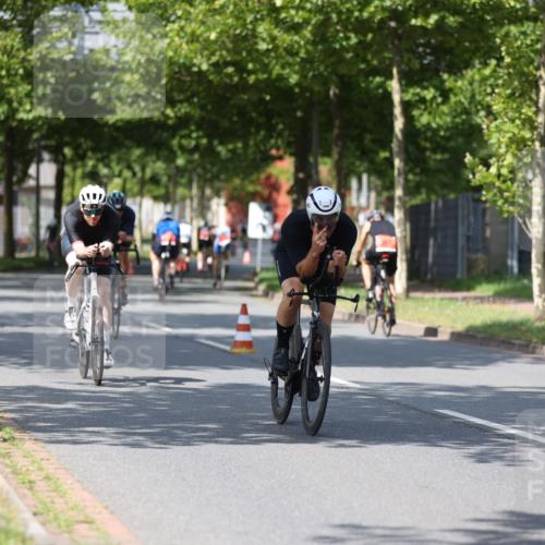 10.08.2025 - GEWOBA Citytriathlon Bremen Yannick Fuchs http://msf.ph/oto/8548749 10.08.2025 12:15:06 Radfahren 551, 564, 627, 657, 753, 826, 852, 857, 876, 897, 947, 959, 1011, 1020 meine-sportfotos.de