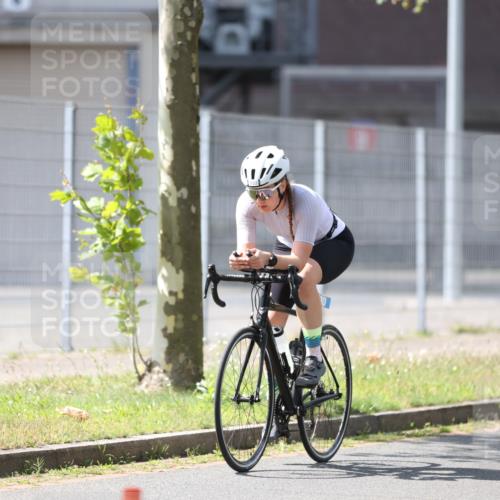 10.08.2025 - GEWOBA Citytriathlon Bremen Yannick Fuchs http://msf.ph/oto/8548771 10.08.2025 13:17:19 Radfahren 602, 720, 910, 921, 1018 meine-sportfotos.de