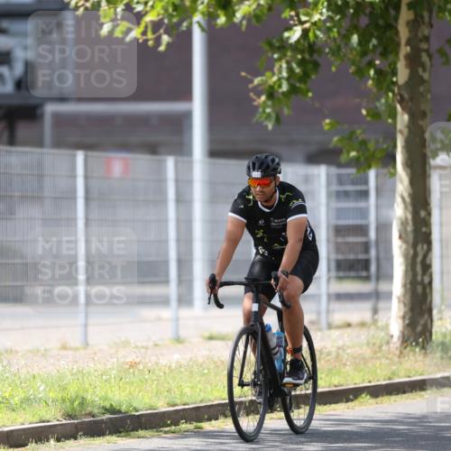 10.08.2025 - GEWOBA Citytriathlon Bremen Yannick Fuchs http://msf.ph/oto/8548791 10.08.2025 13:17:30 Radfahren 825, 853, 910, 1018 meine-sportfotos.de