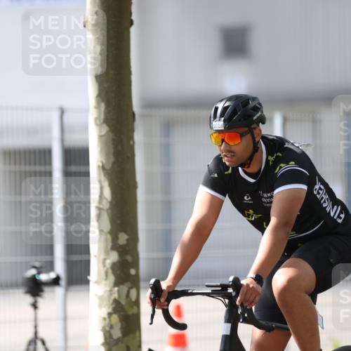 10.08.2025 - GEWOBA Citytriathlon Bremen Yannick Fuchs http://msf.ph/oto/8548798 10.08.2025 13:17:31 Radfahren 567, 825, 853, 910, 1018 meine-sportfotos.de