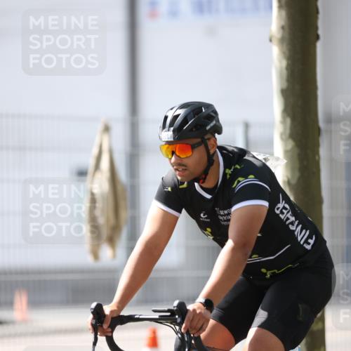 10.08.2025 - GEWOBA Citytriathlon Bremen Yannick Fuchs http://msf.ph/oto/8548800 10.08.2025 13:17:32 Radfahren 567, 825, 853, 1018 meine-sportfotos.de