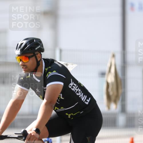 10.08.2025 - GEWOBA Citytriathlon Bremen Yannick Fuchs http://msf.ph/oto/8548802 10.08.2025 13:17:32 Radfahren 567, 825, 853, 1018 meine-sportfotos.de
