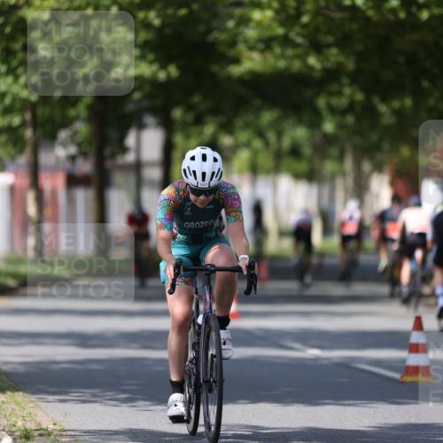 10.08.2025 - GEWOBA Citytriathlon Bremen Yannick Fuchs http://msf.ph/oto/8548803 10.08.2025 12:15:12 Radfahren 564, 591, 643, 753, 852, 876, 947, 959, 1011, 1020 meine-sportfotos.de