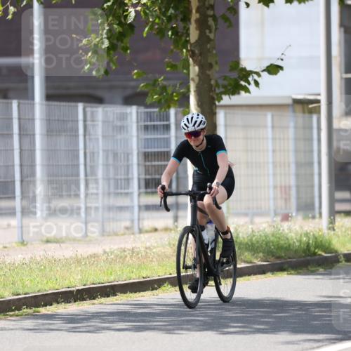 10.08.2025 - GEWOBA Citytriathlon Bremen Yannick Fuchs http://msf.ph/oto/8548813 10.08.2025 13:17:35 Radfahren 567, 825, 853, 1018 meine-sportfotos.de