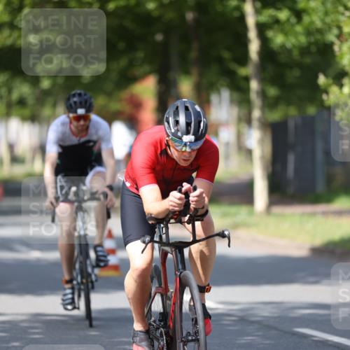10.08.2025 - GEWOBA Citytriathlon Bremen Yannick Fuchs http://msf.ph/oto/8548825 10.08.2025 12:15:17 Radfahren 564, 591, 643, 753, 852, 858, 876, 947, 959, 1011 meine-sportfotos.de