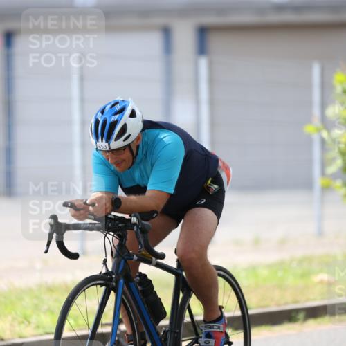 10.08.2025 - GEWOBA Citytriathlon Bremen Yannick Fuchs http://msf.ph/oto/8548828 10.08.2025 13:17:37 Radfahren 567, 825, 853, 1018 meine-sportfotos.de