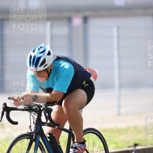 10.08.2025 - GEWOBA Citytriathlon Bremen Yannick Fuchs http://msf.ph/oto/8548830 10.08.2025 13:17:37 Radfahren 567, 825, 853, 1018 meine-sportfotos.de