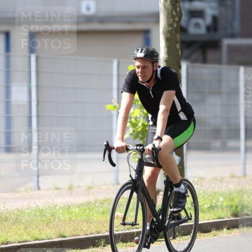 10.08.2025 - GEWOBA Citytriathlon Bremen Yannick Fuchs http://msf.ph/oto/8548832 10.08.2025 13:17:38 Radfahren 567, 825, 853, 1018 meine-sportfotos.de