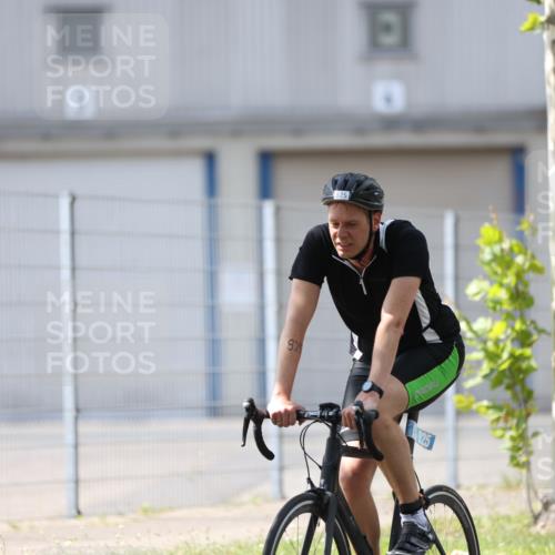 10.08.2025 - GEWOBA Citytriathlon Bremen Yannick Fuchs http://msf.ph/oto/8548834 10.08.2025 13:17:38 Radfahren 567, 825, 853, 1018 meine-sportfotos.de