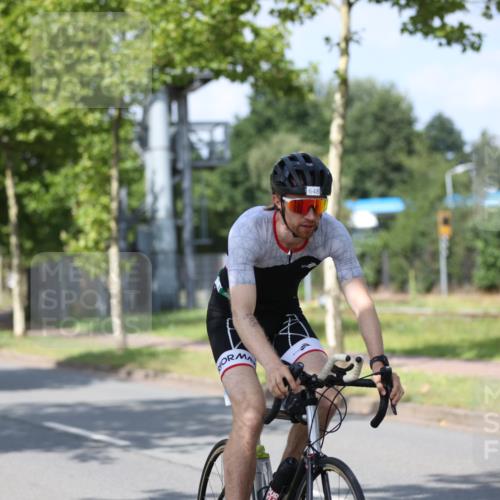 10.08.2025 - GEWOBA Citytriathlon Bremen Yannick Fuchs http://msf.ph/oto/8548837 10.08.2025 12:15:19 Radfahren 564, 591, 643, 753, 834, 852, 858, 876, 947, 959, 1011 meine-sportfotos.de