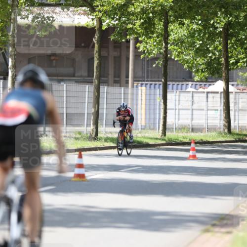 10.08.2025 - GEWOBA Citytriathlon Bremen Yannick Fuchs http://msf.ph/oto/8548843 10.08.2025 13:17:42 Radfahren 567, 825, 853 meine-sportfotos.de